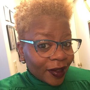 Meet your Posher, Mollie